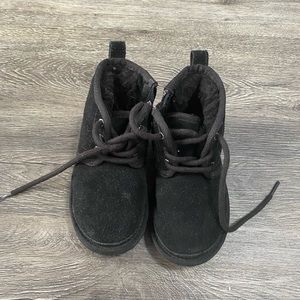 Barely worn Toddler Uggs!